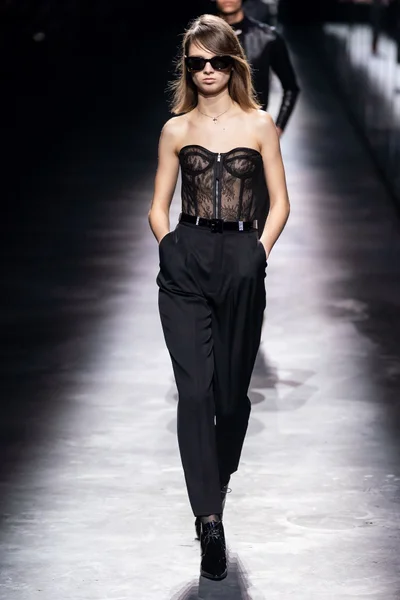 Look 46